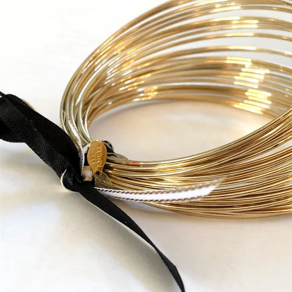 LEE ANGEL NEIMAN MARCUS Multi layer Thin Wire Gold Bracelet Set NWT 150.00 - Picture 4 of 5